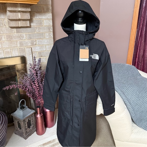 The North Face Jackets & Blazers - THE NORTH FACE Reign on Parka - Black